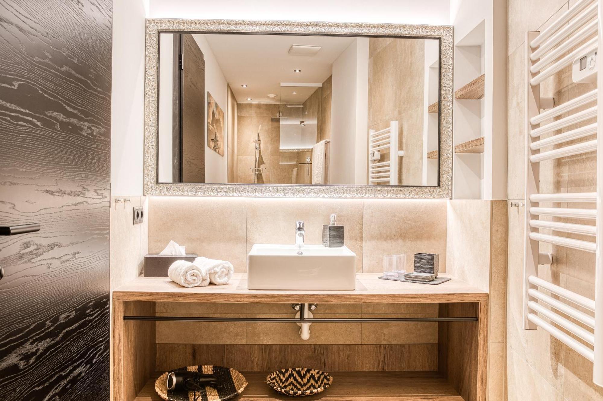 Exklusiv Und Elegantes Apartment In Der Residenz Silvretta - Inklusive Silvretta Card Premium See Exterior photo